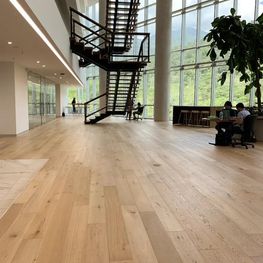 Piso Oak Slamed Natural Café Claro 190x1900 mm